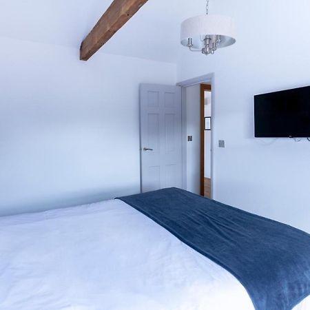 Apartment 6 At Number 8: City Centre, 1 Bedroom, Sofa Bed In Lounge Canterbury Eksteriør bilde