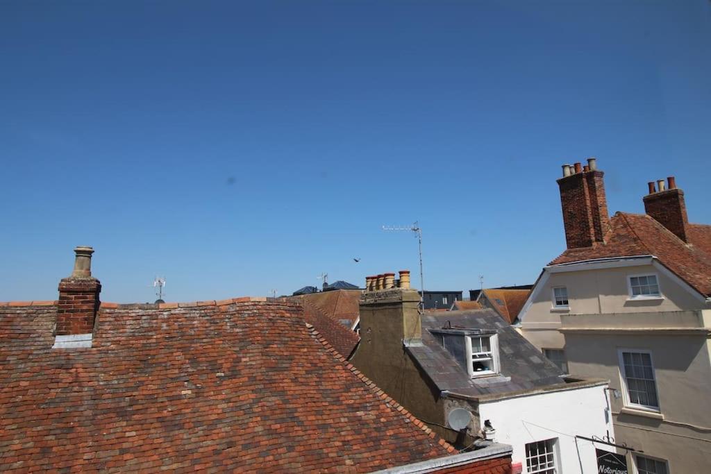 Apartment 6 At Number 8: City Centre, 1 Bedroom, Sofa Bed In Lounge Canterbury Eksteriør bilde