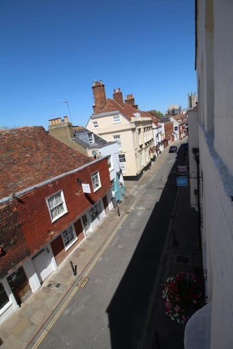 Apartment 6 At Number 8: City Centre, 1 Bedroom, Sofa Bed In Lounge Canterbury Eksteriør bilde