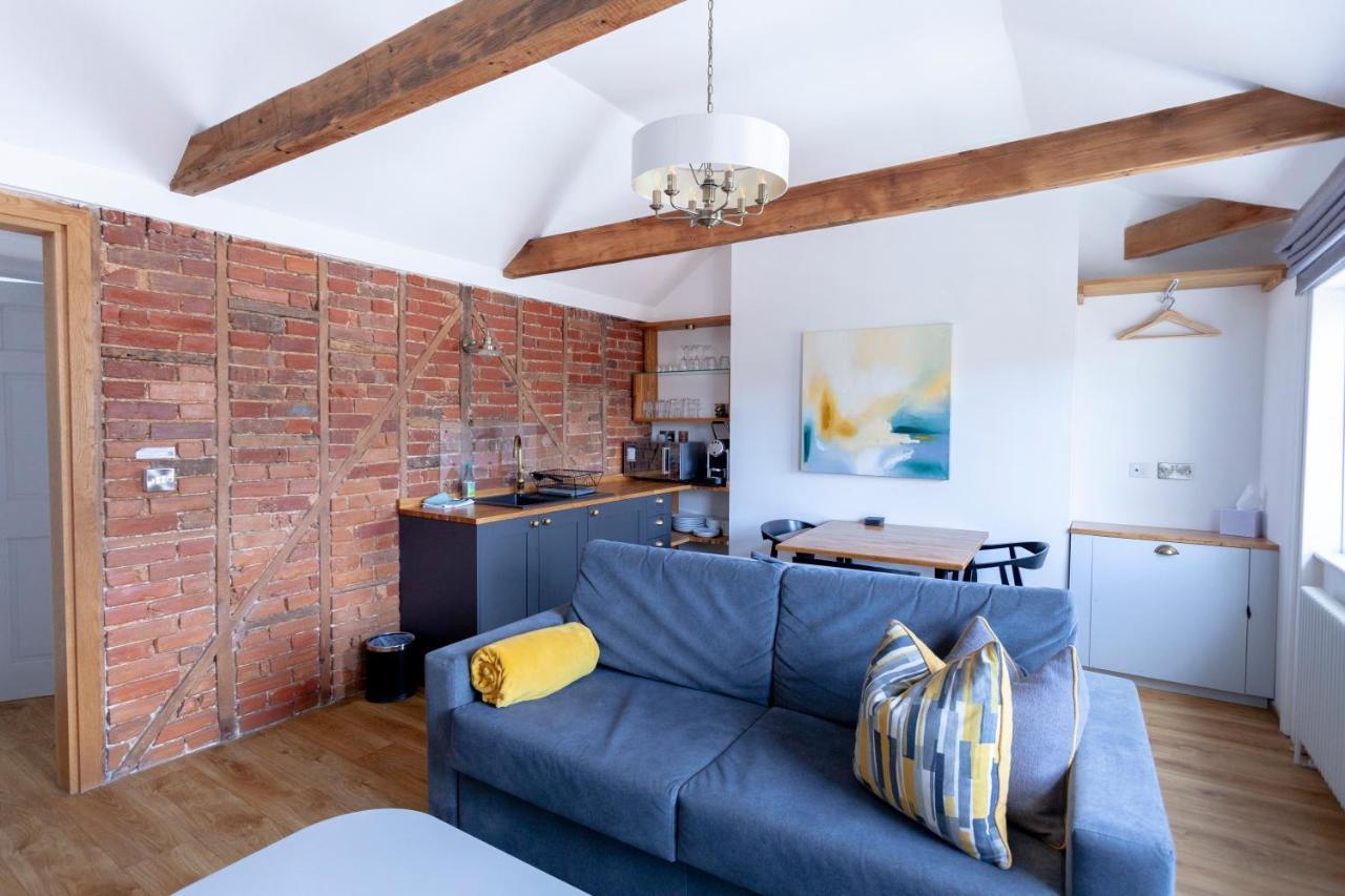 Apartment 6 At Number 8: City Centre, 1 Bedroom, Sofa Bed In Lounge Canterbury Eksteriør bilde