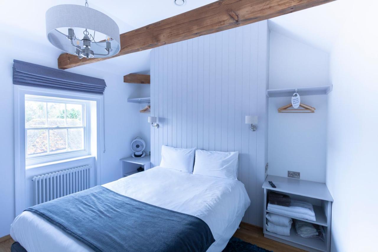 Apartment 6 At Number 8: City Centre, 1 Bedroom, Sofa Bed In Lounge Canterbury Eksteriør bilde